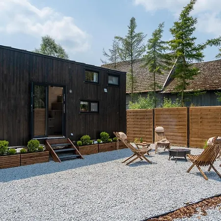 Staymoovers - Tinyhouse Затор