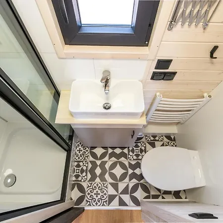 Staymoovers - Tinyhouse * 扎托尔