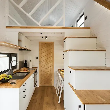 Staymoovers - Tinyhouse *