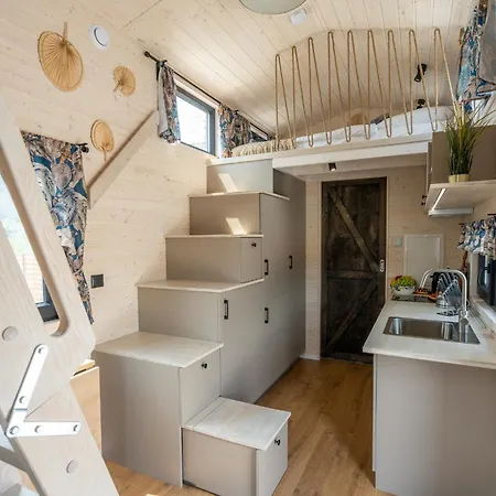 Staymoovers - Tinyhouse 扎托尔