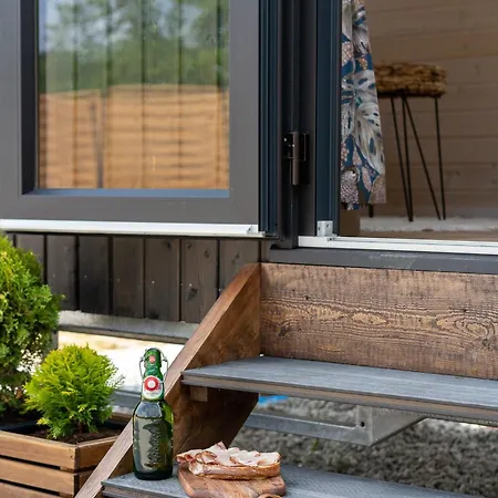 Staymoovers - Tinyhouse *