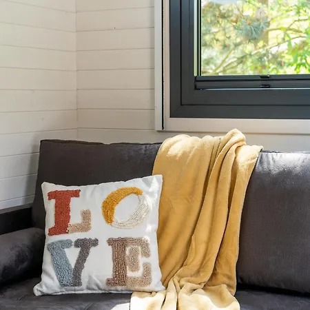 Staymoovers - Tinyhouse *