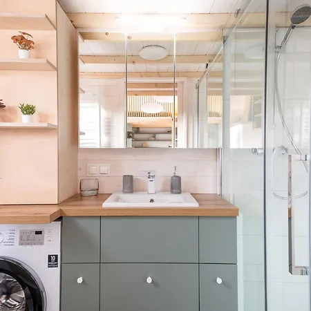 Staymoovers - Tinyhouse * Zator