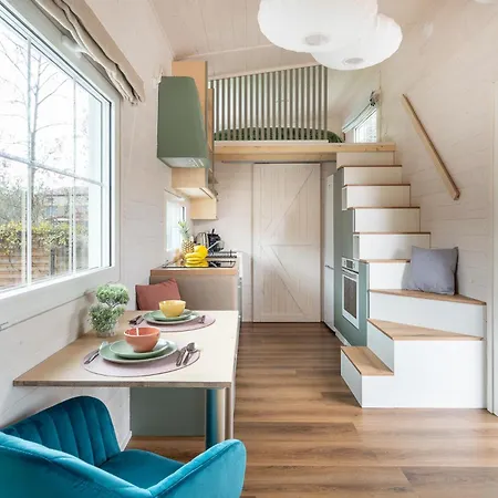 Staymoovers - Tinyhouse *