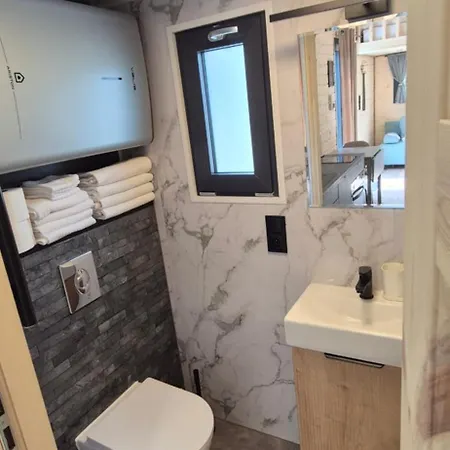 Staymoovers - Tinyhouse Ferienhaus *