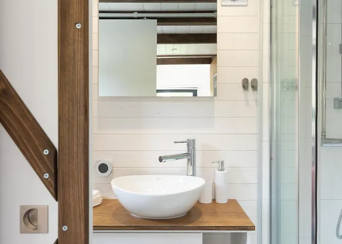 Staymoovers - Tinyhouse *